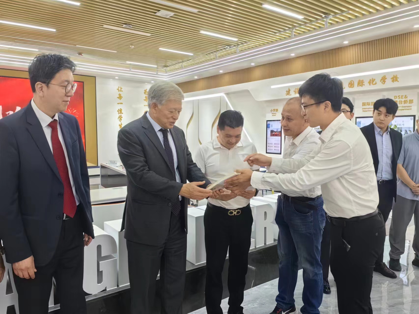 韩国泰斋大学校长一行学术访问